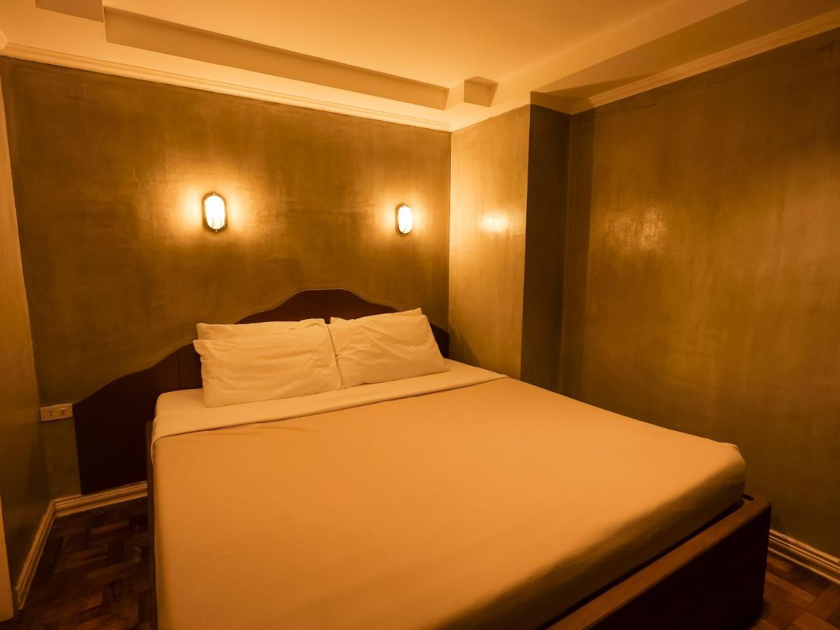 Connector Hostel Makati City Exteriör bild