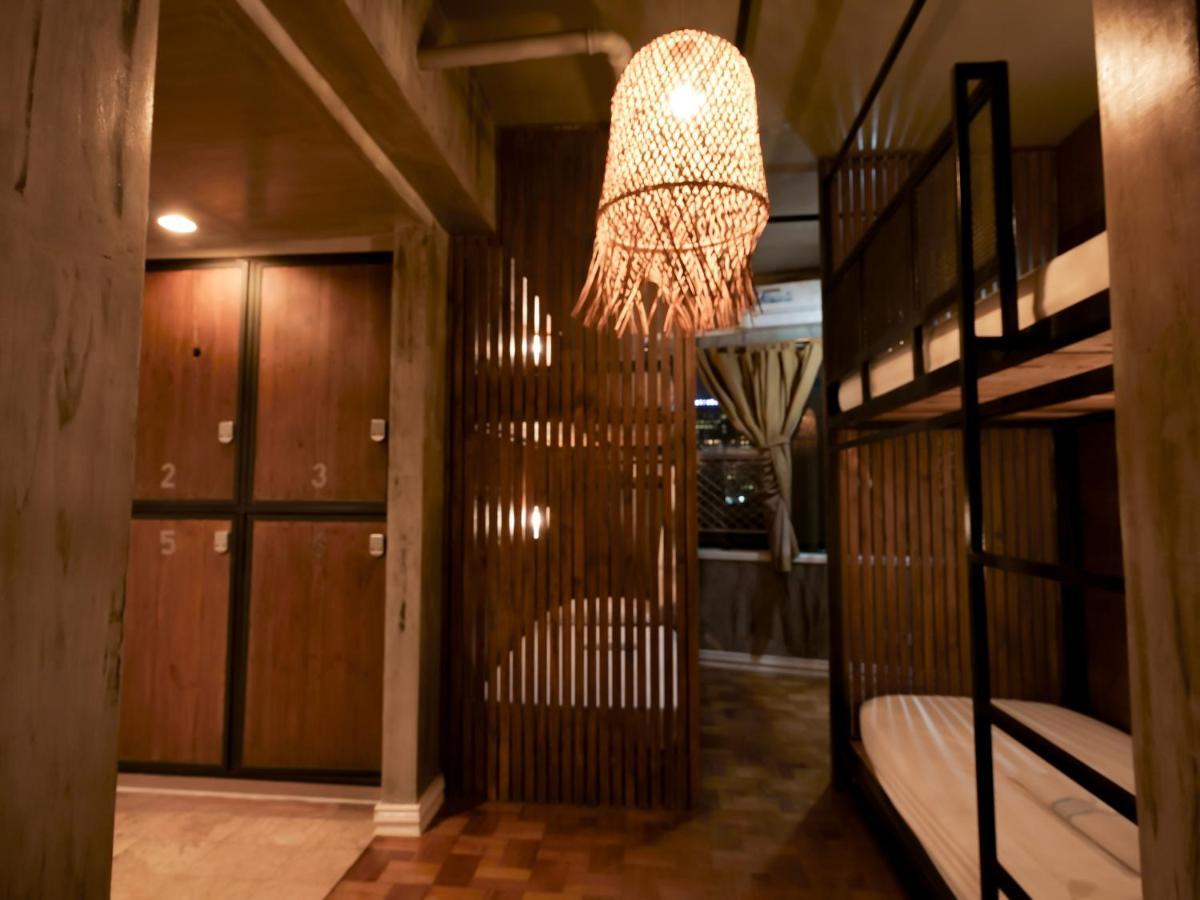 Connector Hostel Makati City Exteriör bild